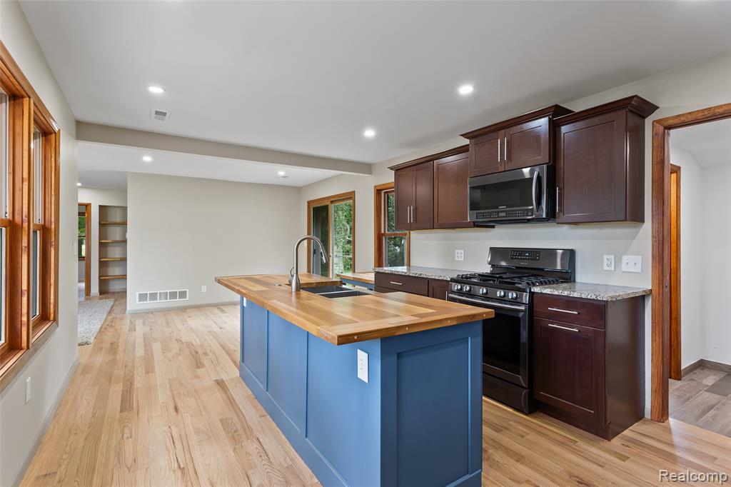 4408 S Lake Drive, Newport, MI 48166 — Photo 19