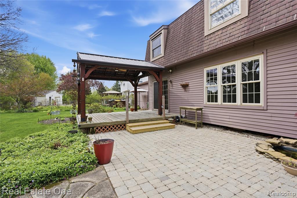 10385 Elizabeth Street, Pinckney, MI 48169 — Photo 22