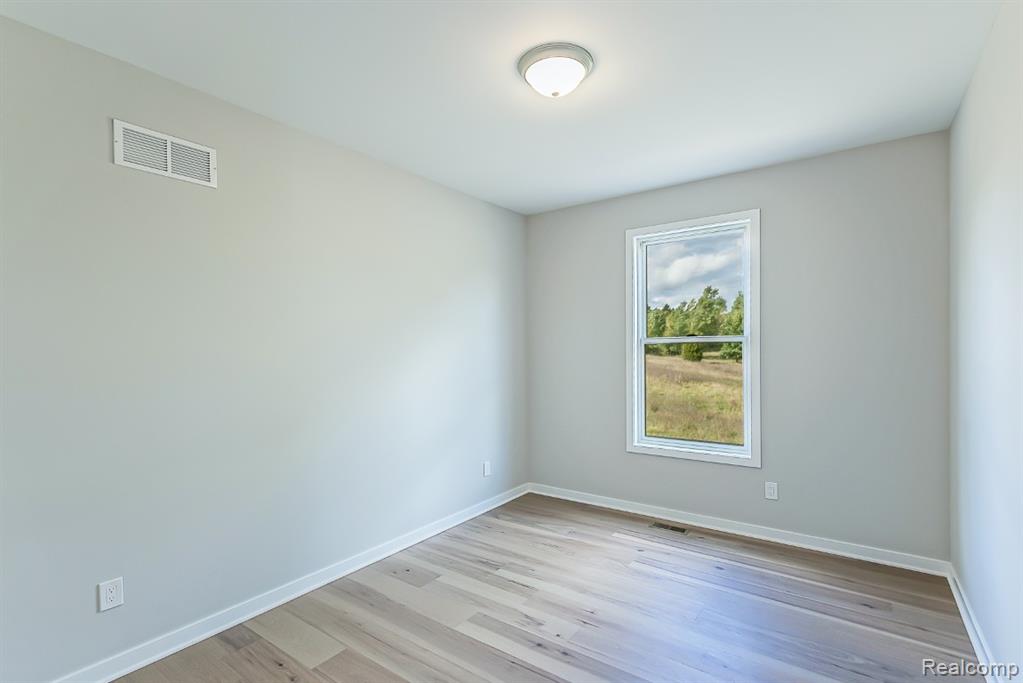 9758 Iosco Ridge Drive, Gregory, MI 48137 — Photo 23