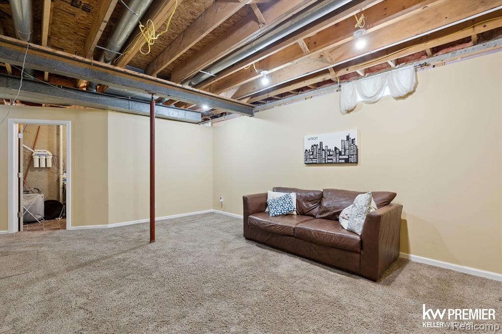 6421 Prairie Lawn Drive, Waterford, MI 48329 — Photo 24