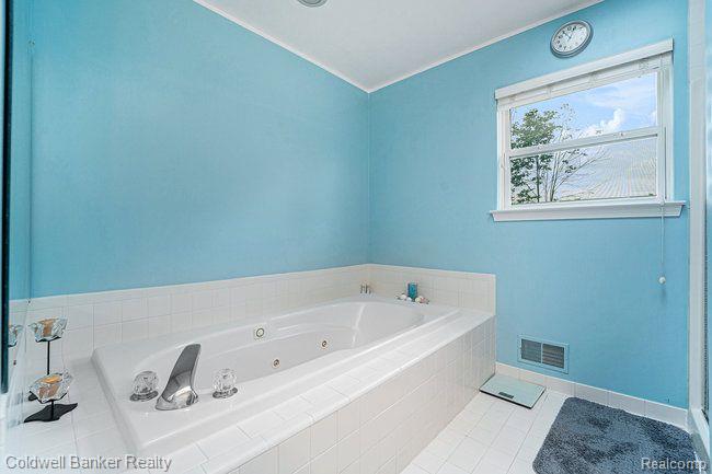 1677 NORTON CREEK Court, Wixom, MI 48393 — Photo 16
