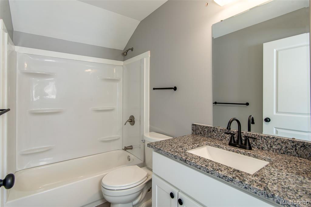 5992 Pickbourne Street, Commerce Twp, MI 48382 — Photo 6