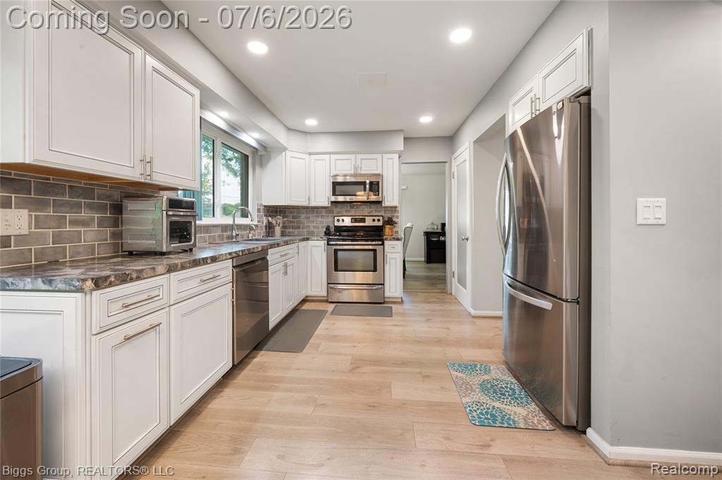 26207 Meadowbrook Way, Lathrup Village, MI 48076 — Photo 10