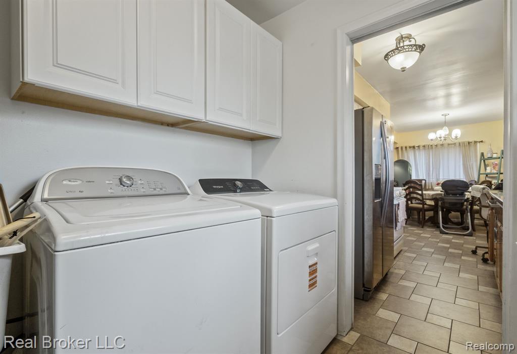 6107 WHITEFIELD Street, Dearborn Heights, MI 48127 — Photo 7