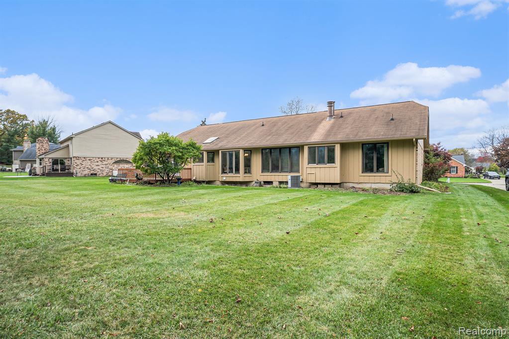 859 Boutell Drive, Grand Blanc, MI 48439 — Photo 28