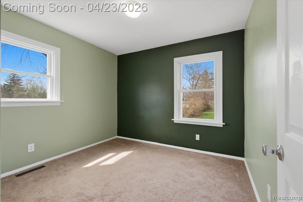 4008 Woodmere Drive, Waterford, MI 48329 — Photo 20