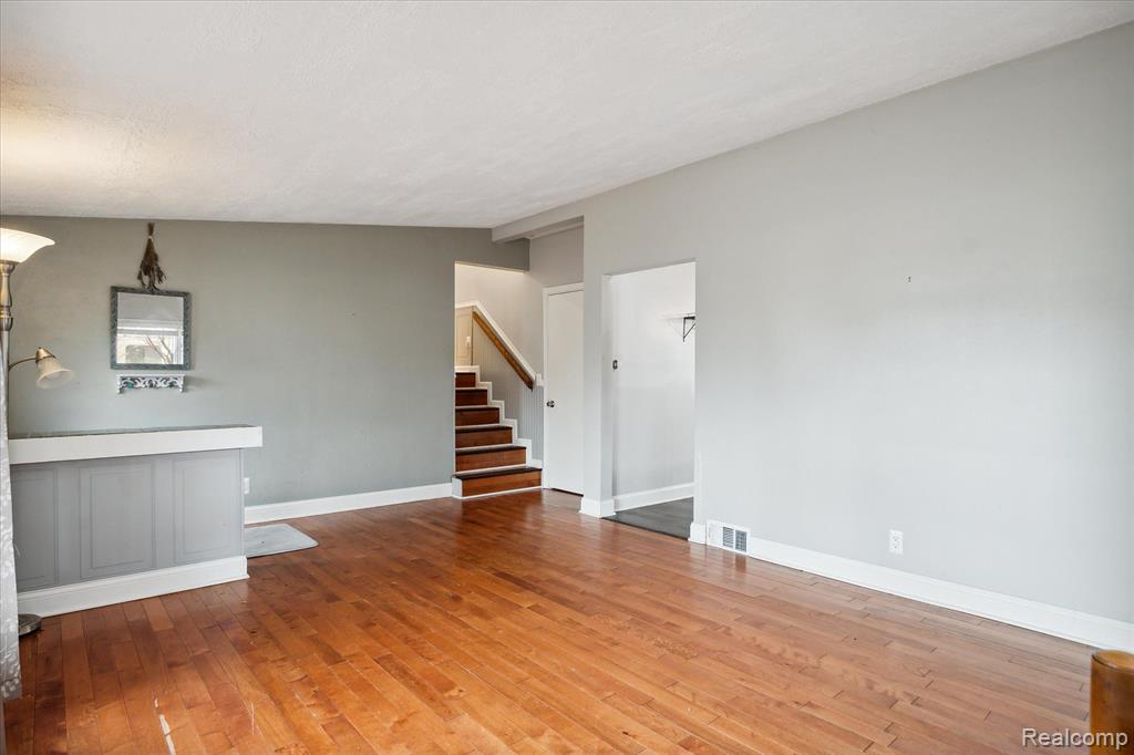 8537 Moms Drive, Belleville, MI 48111 — Photo 9