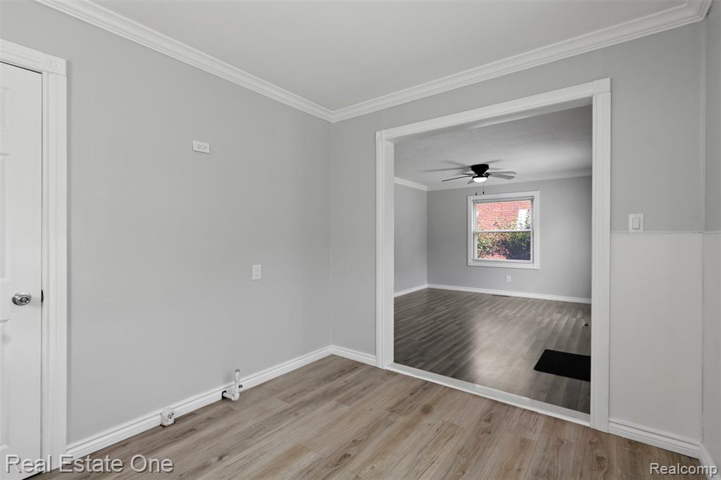 12725 RIVERVIEW, Detroit, MI 48223 — Photo 7