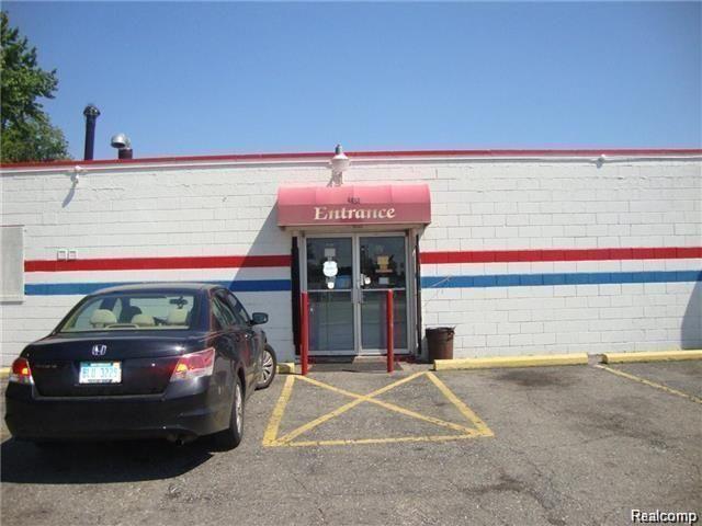 4852 S Beech Daly Street, Dearborn Heights, MI 48125 — Photo 2
