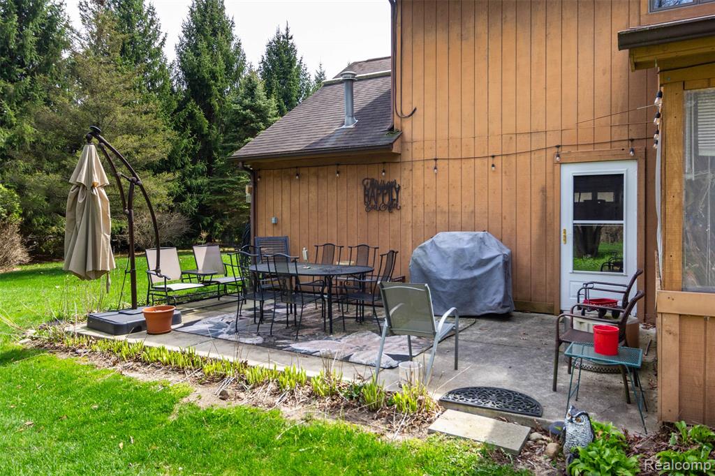 5327 Fern Drive, Fenton, MI 48430 — Photo 43