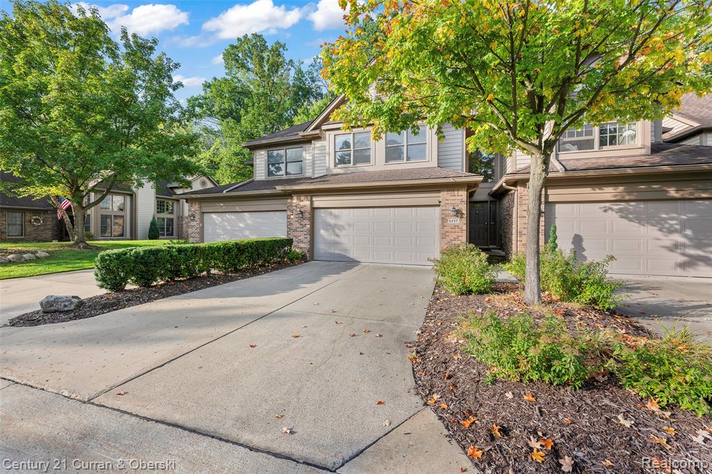 5237 Royal Vale Lane, Dearborn, MI 48126 — Photo 2