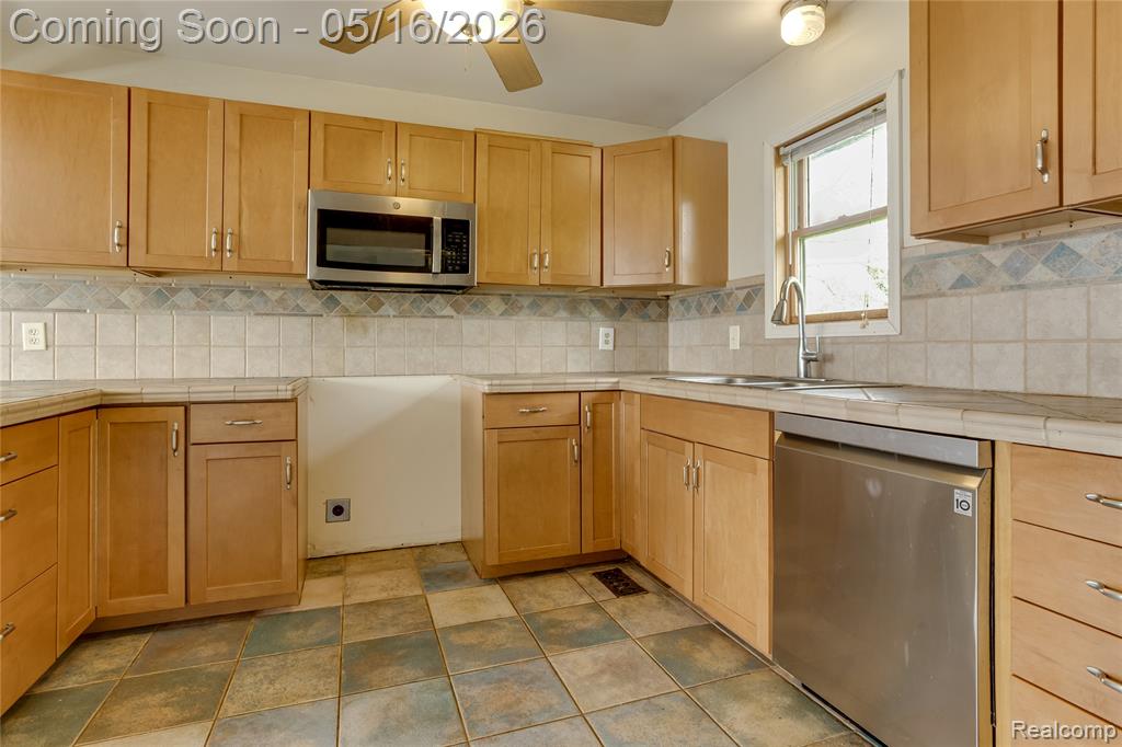 5410 Rushmore Pass, Grand Blanc, MI 48439 — Photo 15