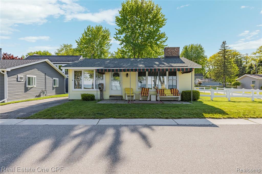 5871 Manor Drive, Fort Gratiot, MI 48059 — Photo 46
