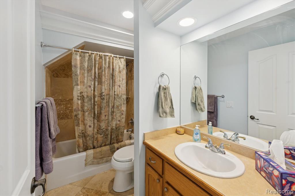 10172 Clarkshire Court, South Lyon, MI 48178 — Photo 24