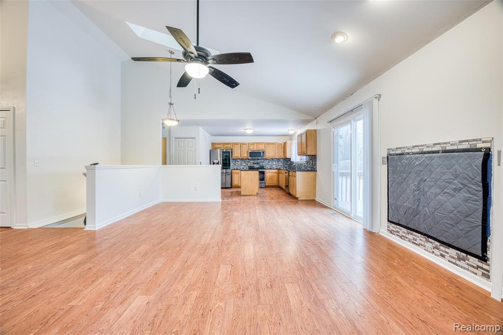10237 Swan Lake Circle, Ypsilanti, MI 48197 — Photo 12