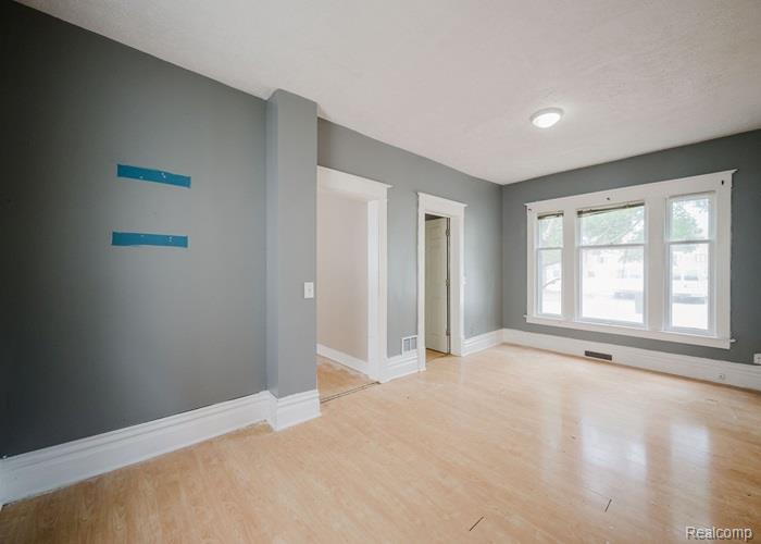421 N PENNSYLVANIA Avenue, Lansing, MI 48912 — Photo 10
