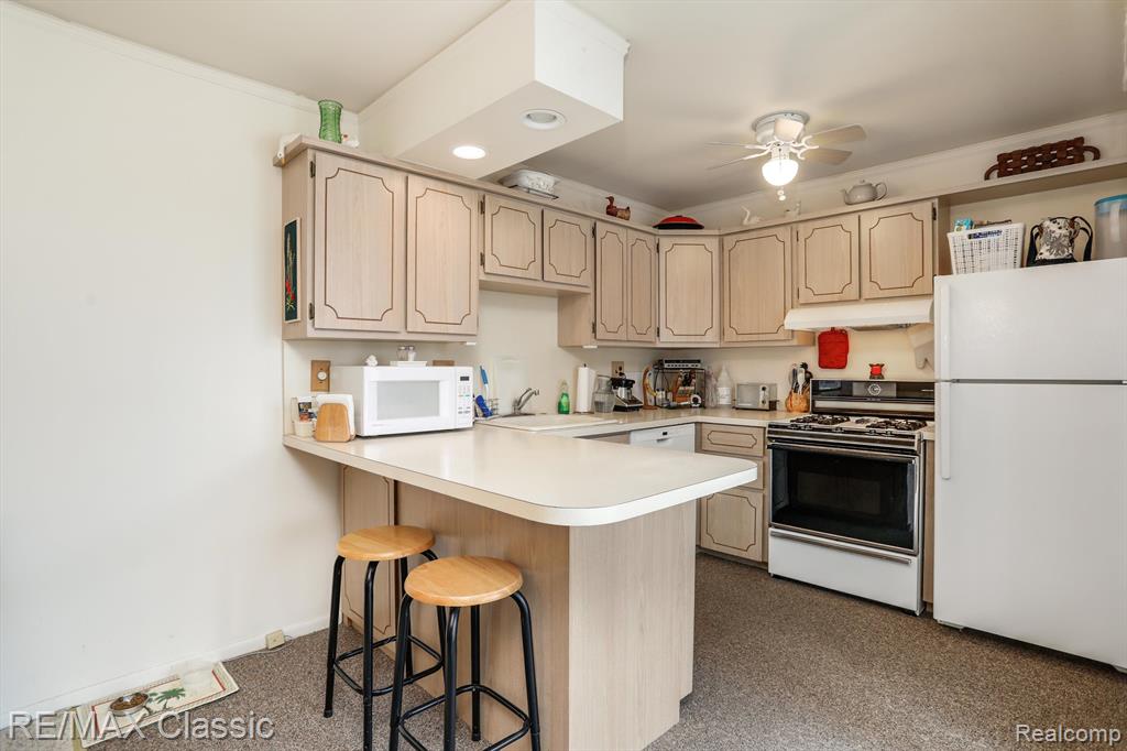 22808 RENFORD Street, Novi, MI — Photo 12