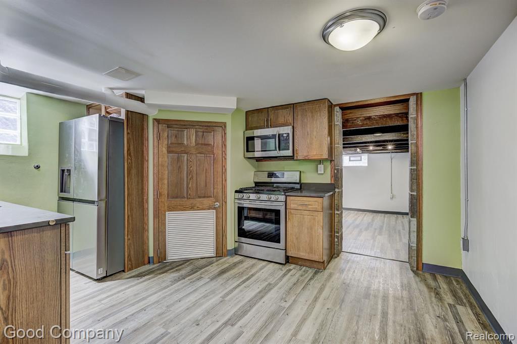 637 S CONNECTICUT Unit 2, Royal Oak, MI 48067 — Photo 9