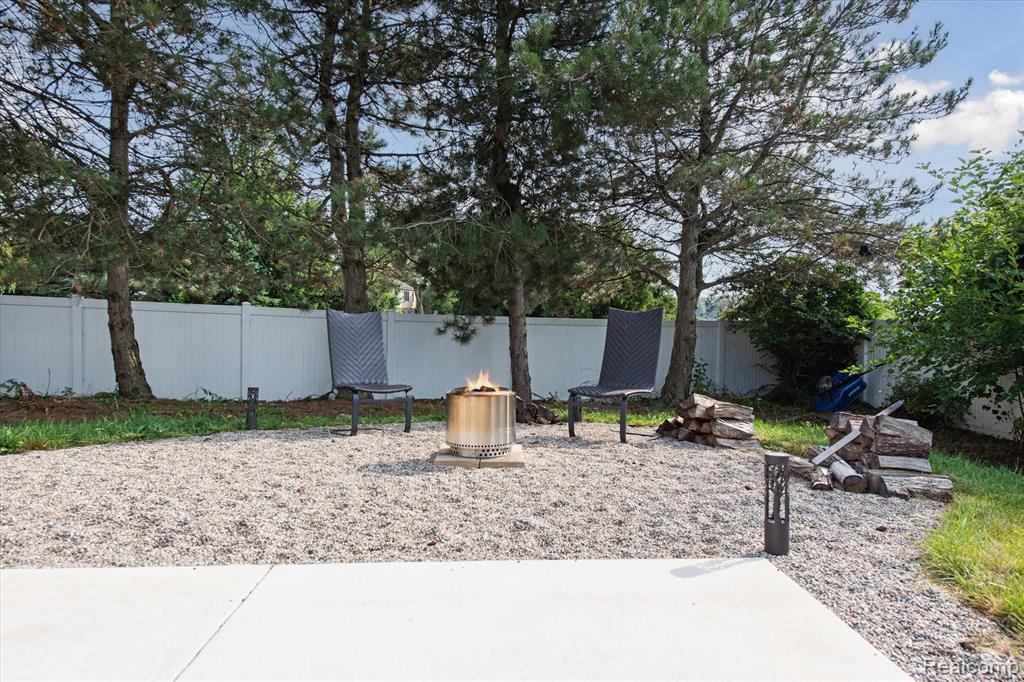 810 CARRINGTON Boulevard, Monroe, MI 48161 — Photo 76
