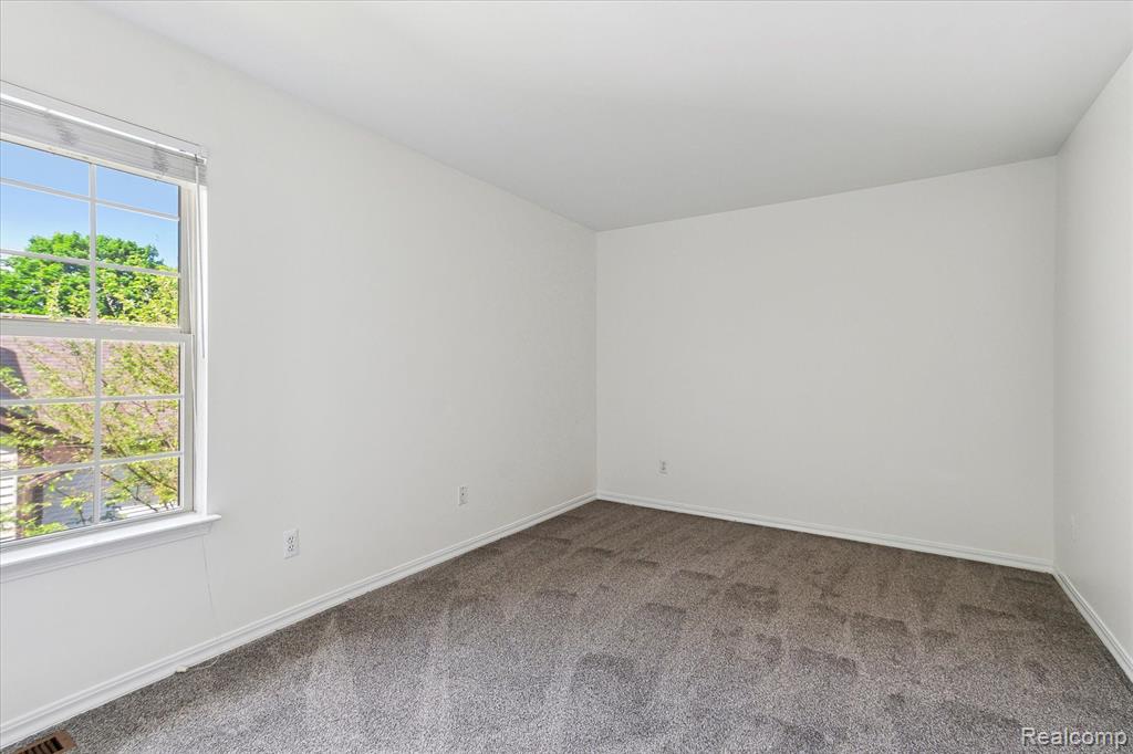 5496 MICHAEL Drive, Ypsilanti, MI 48197 — Photo 35