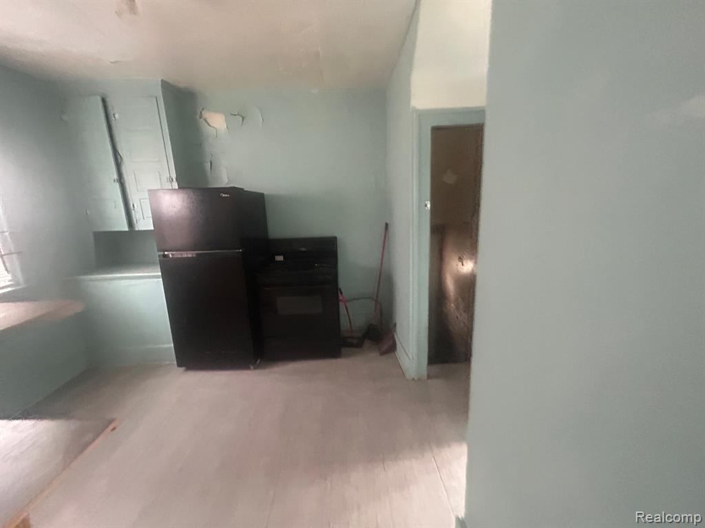 4548 COOPER Street, Detroit, MI 48214 — Photo 21