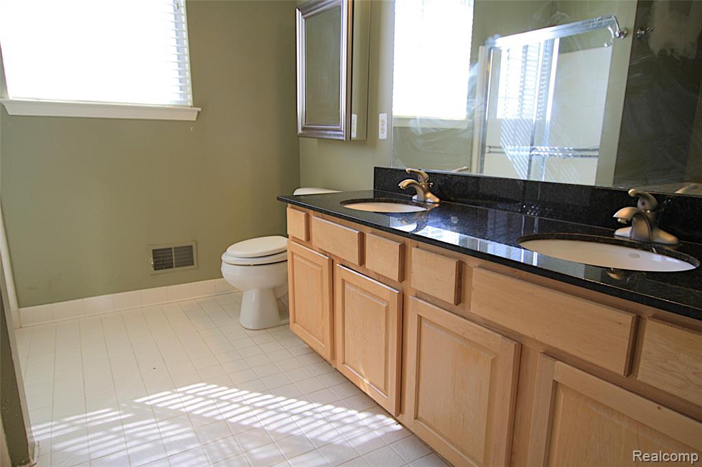 11152 Woodfield Parkway, Grand Blanc, MI 48439 — Photo 20