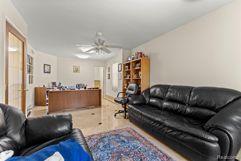 30401 Utica Road, Roseville, MI 48066 — Photo 36