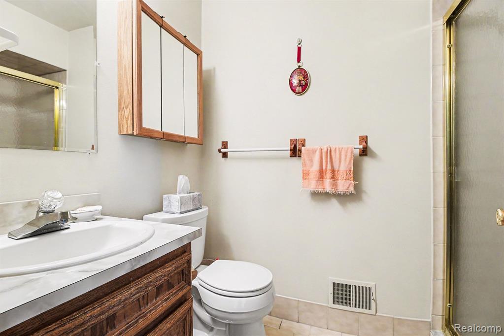 421 Drexelgate Parkway, Rochester Hills, MI 48307 — Photo 18