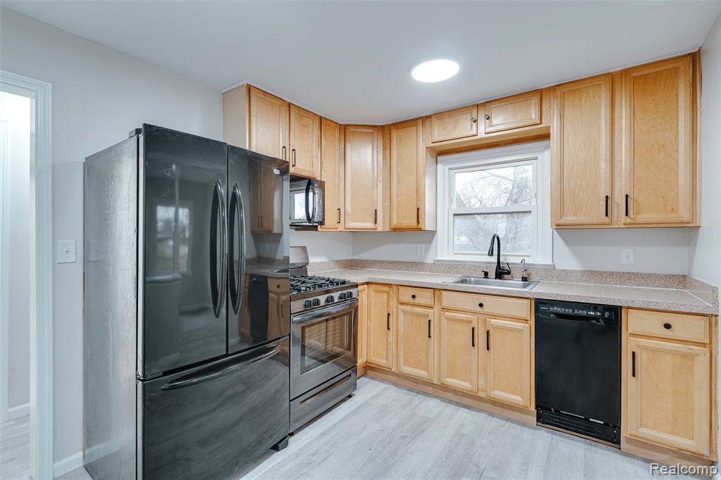 7451 Cavell Street, Westland, MI — Photo 17