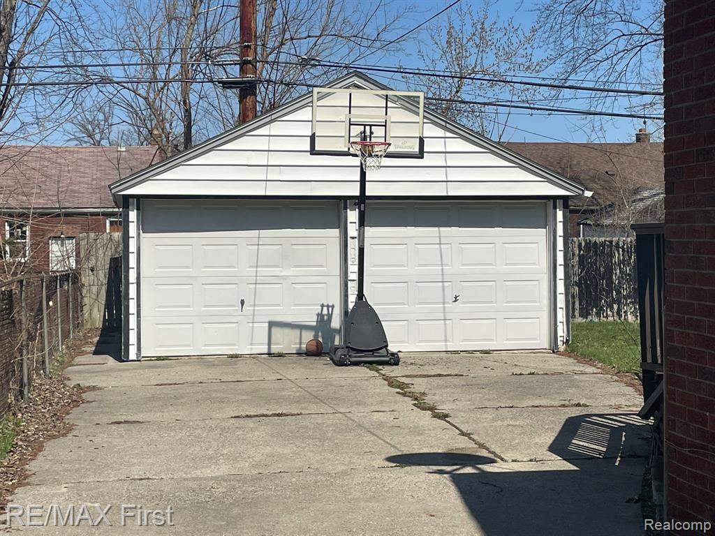 15429 Fairmount Drive, Detroit, MI 48205 — Photo 6