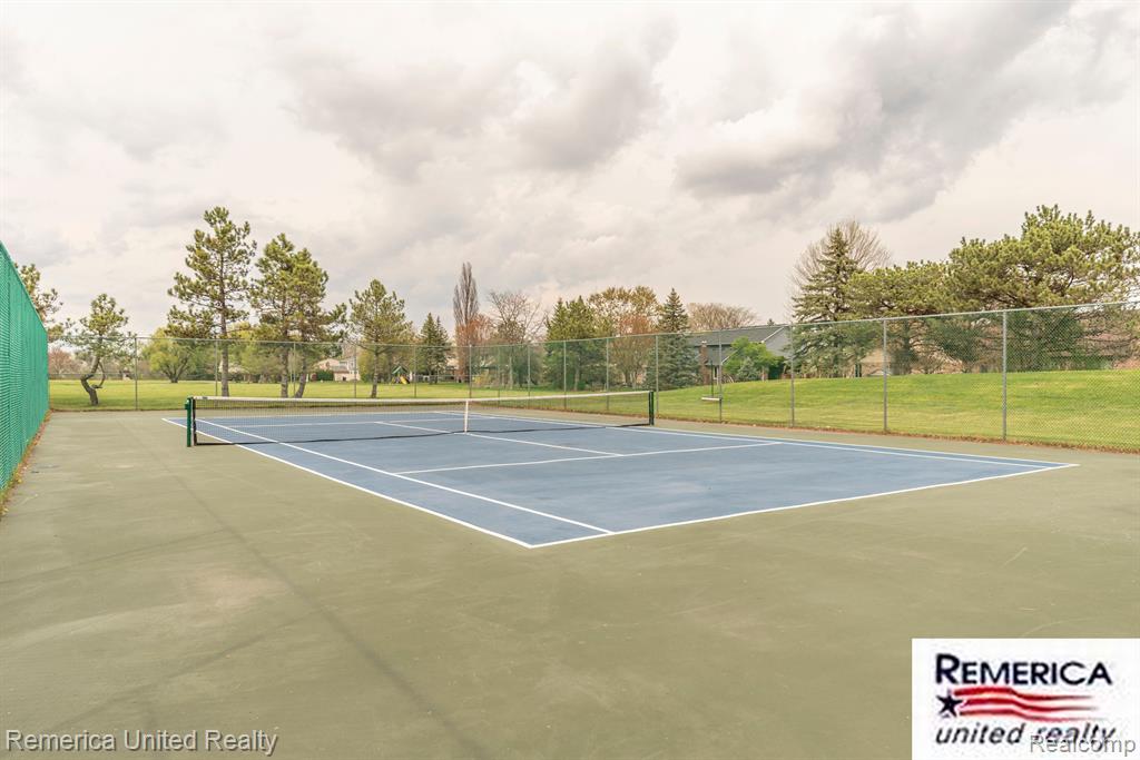 46206 LARCHMONT Drive, Canton, MI 48187 — Photo 54