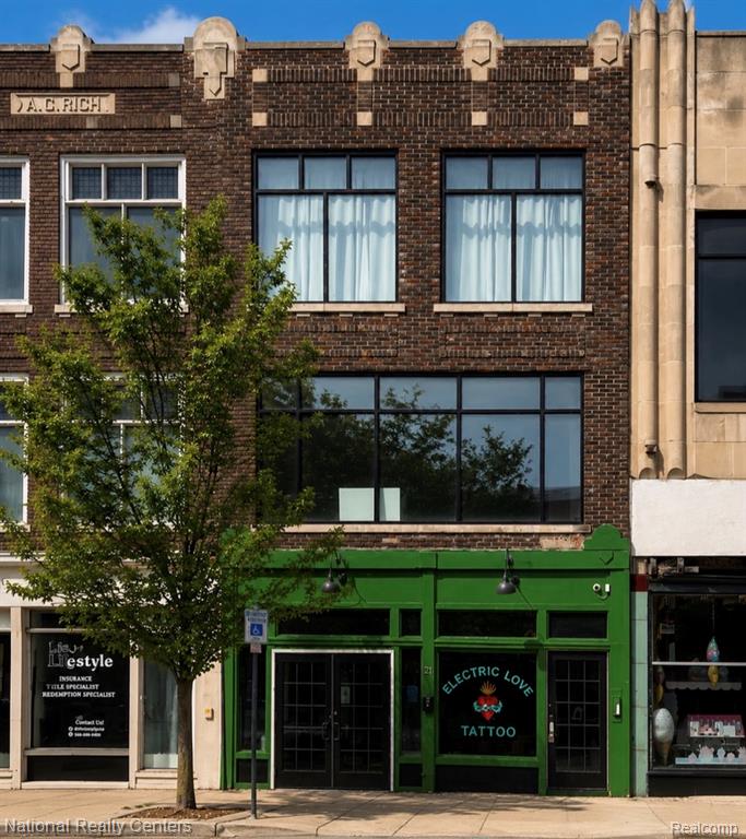 21 N Saginaw Street, Pontiac, MI 48342