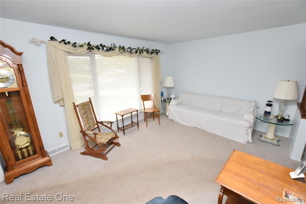 3275 Golfhill Drive, Waterford, MI 48329 — Photo 10
