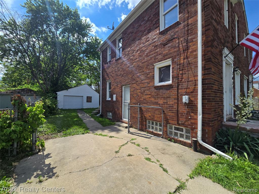 7671 Evergreen Avenue - Photo 5