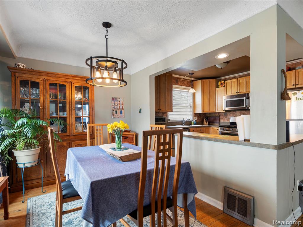 721 HELENE Avenue, Royal Oak, MI 48067 — Photo 6