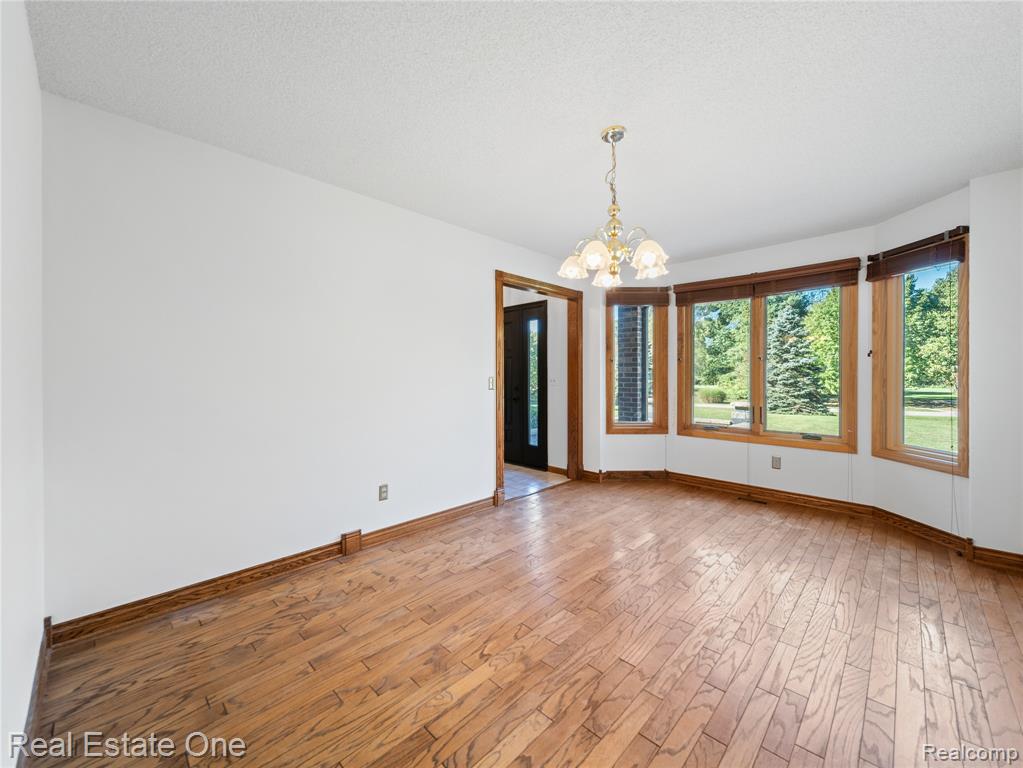 4097 Merna Lane, Milford, MI 48380 — Photo 6