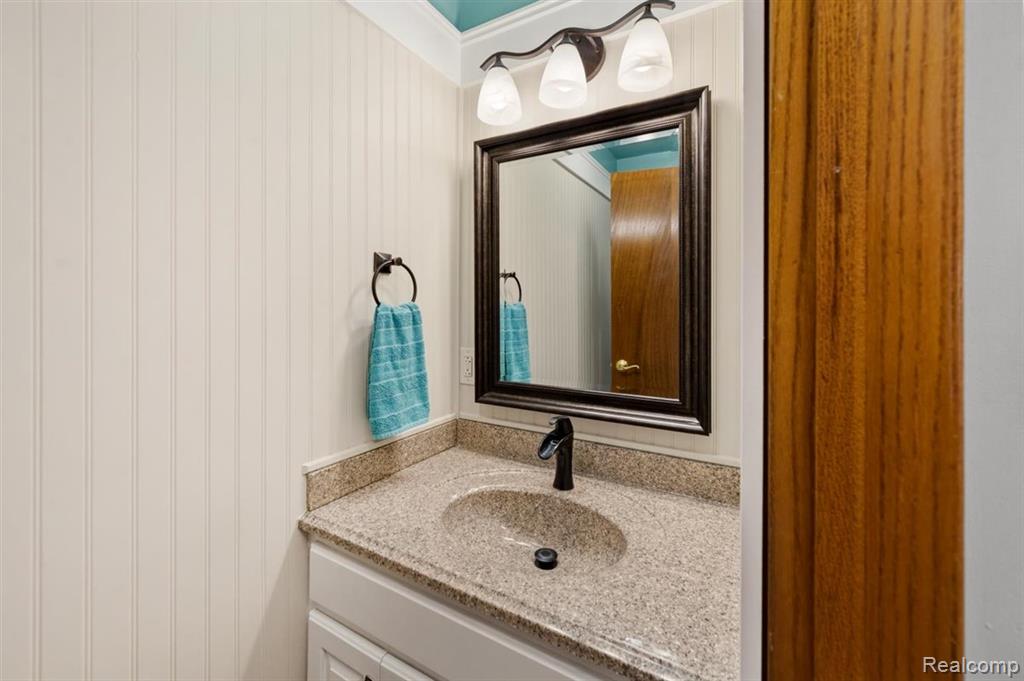125 Olde Franklin Drive, Howell, MI 48855 — Photo 31