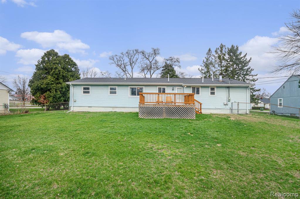8100 RUSSELL Street, Shelby Twp, MI 48317 — Photo 21