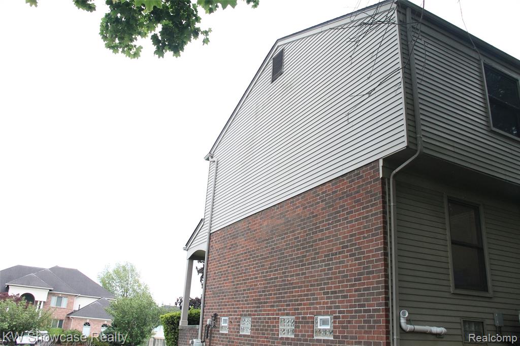5226 Green Road, West Bloomfield, MI 48323 — Photo 41