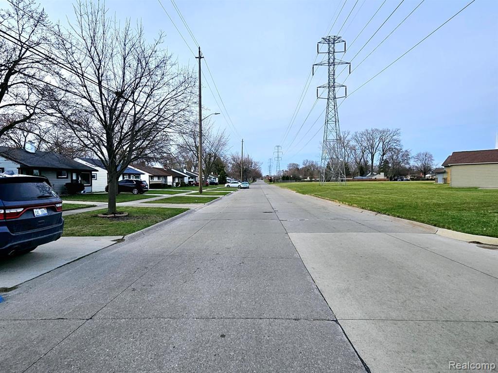 8294 ROBERT Street, Taylor, MI 48180 — Photo 3