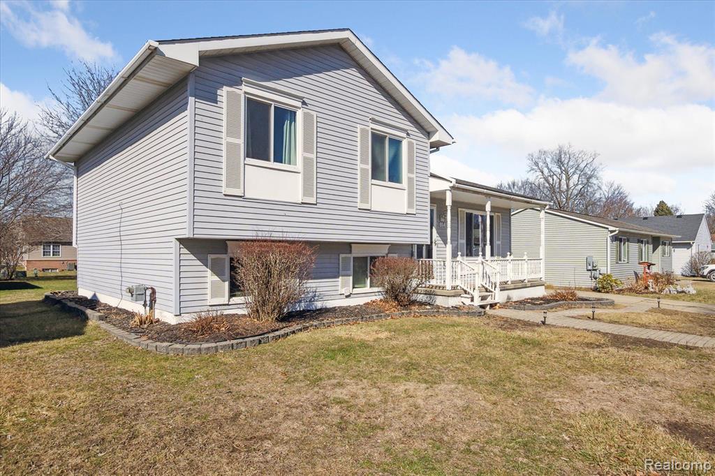 814 MEADOWLARK Lane, Howell, MI 48843 — Photo 2