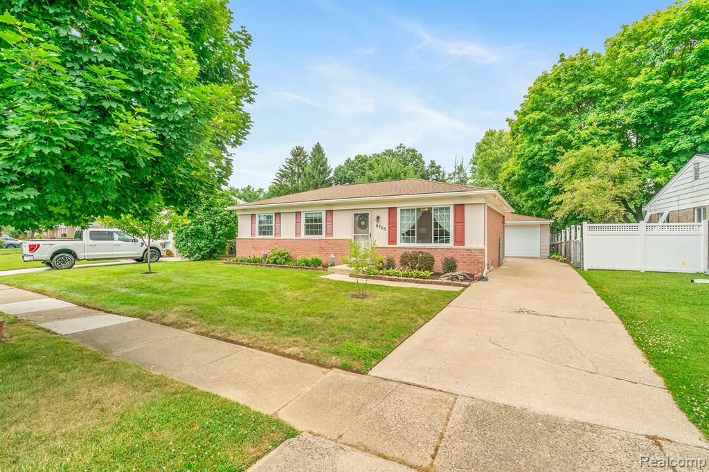 9705 HAMILTON Street, Belleville, MI 48111 — Photo 25