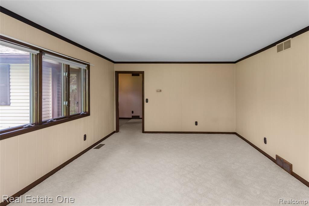 9050 Earhart Road, South Lyon, MI 48178 — Photo 27