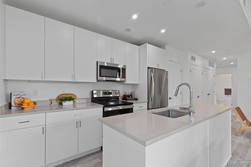 655 W Willis Street, Detroit, MI 48201 — Photo 13