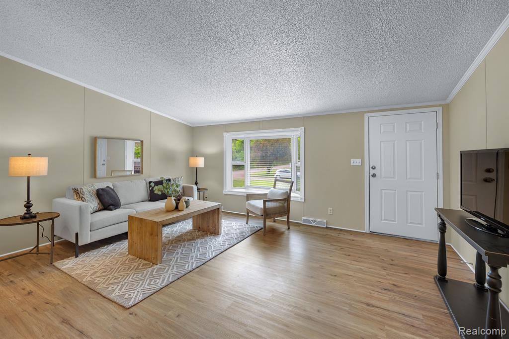 2692 GREG Avenue, Brighton, MI 48114 — Photo 3
