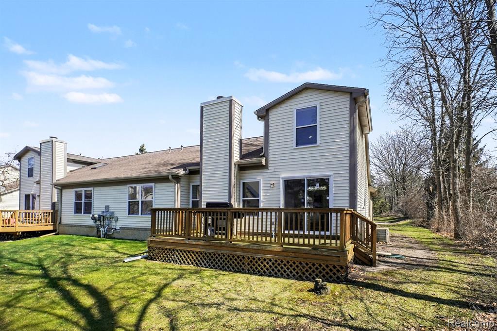 201 Whispering Hill, Commerce Twp, MI 48390 — Photo 26