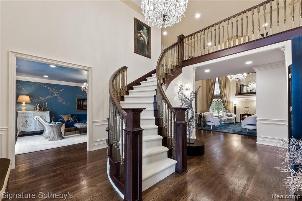 840 Lakeside Drive - Photo 2