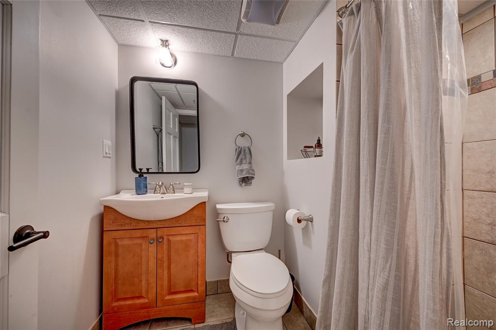 6200 Overlook, Clarkston, MI — Photo 35