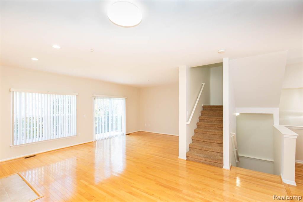 475 CHERRY ORCHARD Road, Canton, MI 48188 — Photo 7