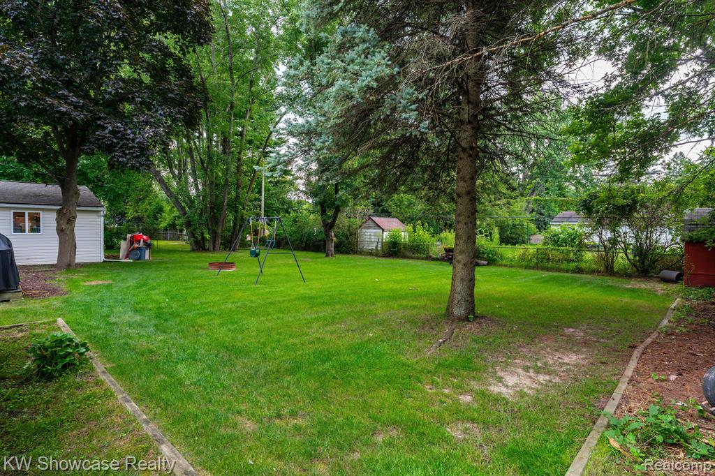 4575 OAKVISTA Avenue, Clarkston, MI — Photo 37